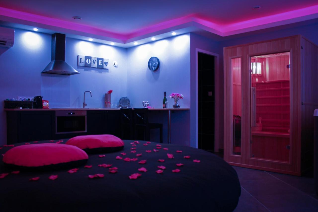 Nuit Vip Spa Sauna Privatif Le Rove Exteriér fotografie