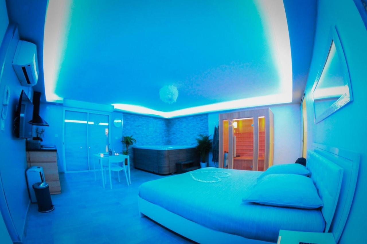 Nuit Vip Spa Sauna Privatif Le Rove Exteriér fotografie